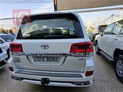 تۆیۆتا لاند کروزەر